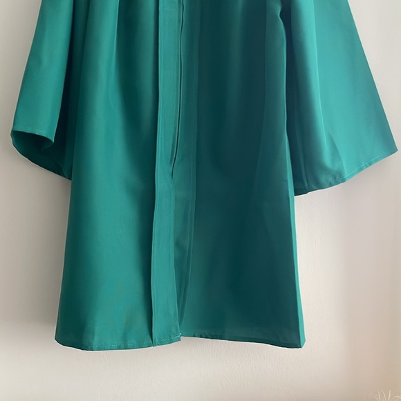 Graduation Cap & Gown - Picture 5 of 9